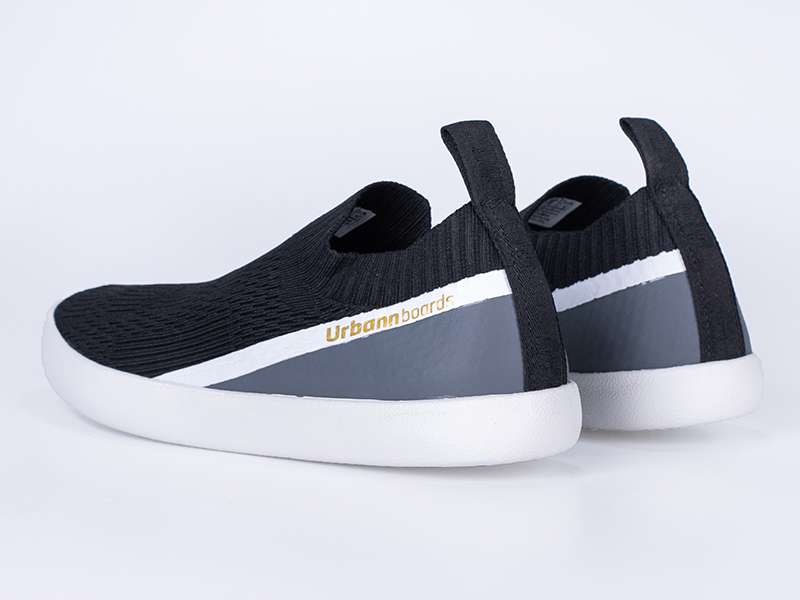 UB370_8_03.jpg
