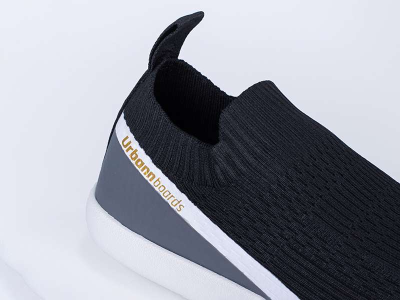 UB370_8_04.jpg