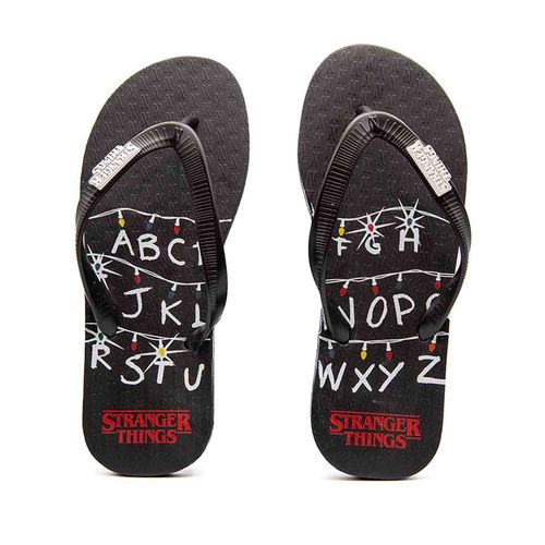Chinelo Stranger Things Alphabet Preto Preto